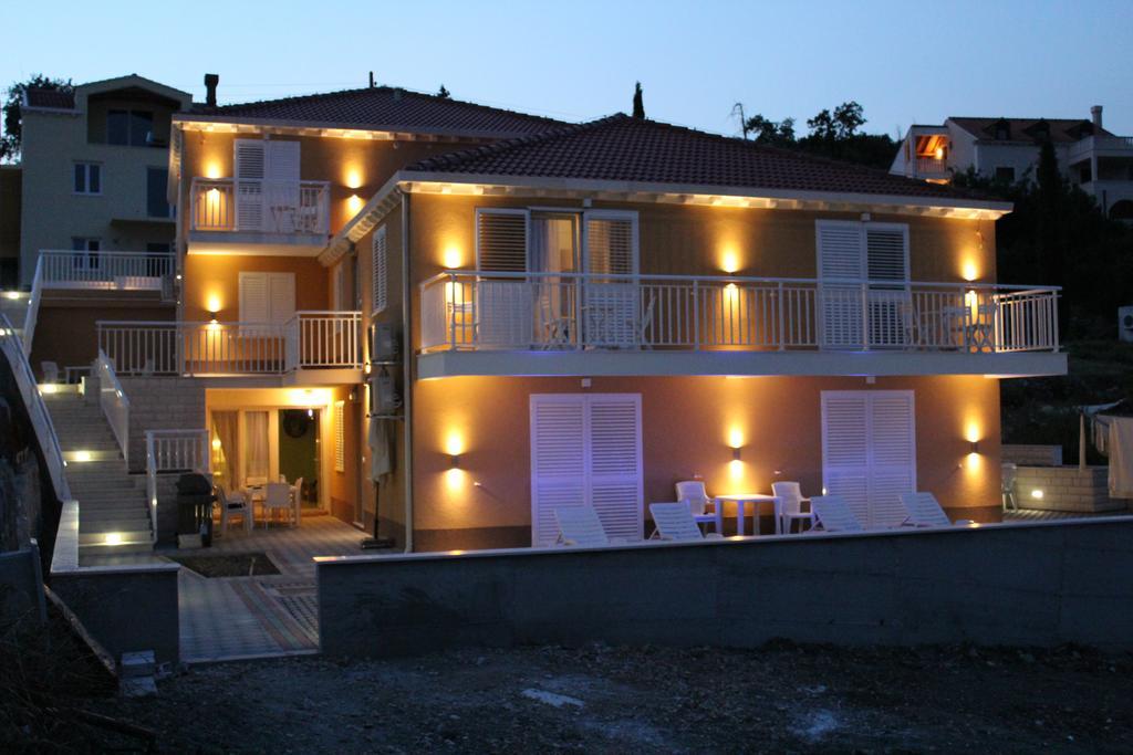 Apartments Villa Eva Slano Eksteriør billede